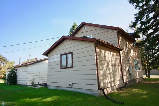 $107,000 | 1020 5th Avenue North, Wahpeton, ND 58075