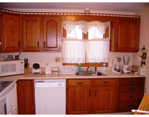 16 English Road Holbrook, MA 02343 - Photo 3 of 16