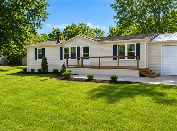 $225,000 | 806 North Jerry Street, Raymore, MO 64083