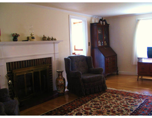 8 Squanto Road Winchester, MA 01890 - Photo 3 of 7 Gallery Image 3