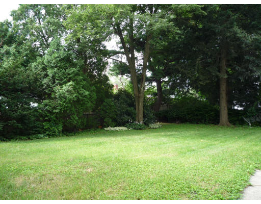 8 Squanto Road Winchester, MA 01890 - Photo 7 of 7 Gallery Image 7