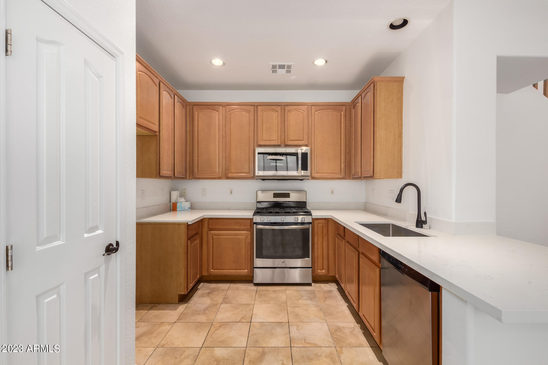 1391 South Joshua Tree Lane Gilbert, AZ 85296 - Photo 7 of 24 0009-09 - Joshua Tree