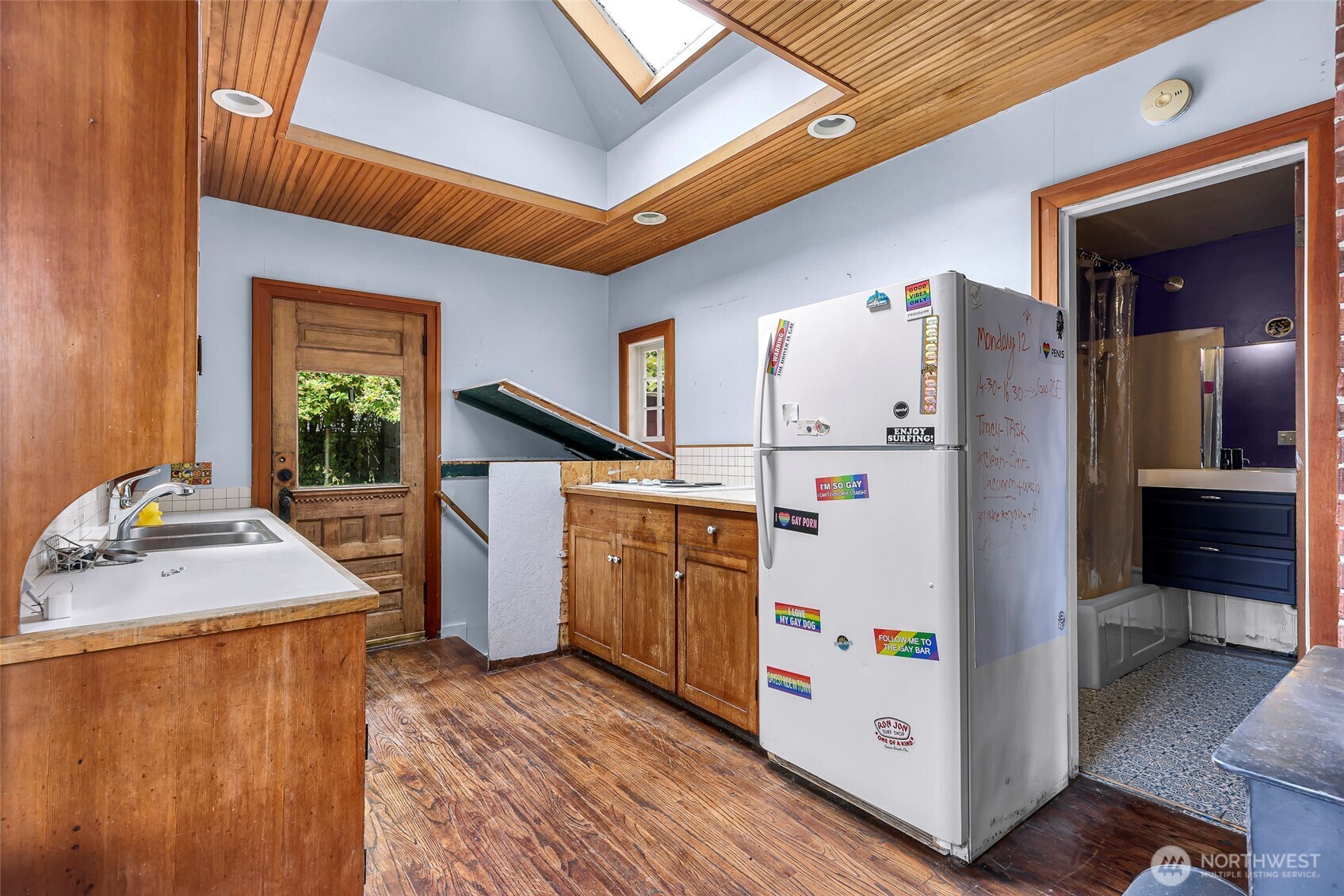 801 Newton Street Seattle, WA 98109 - Photo 12 of 25