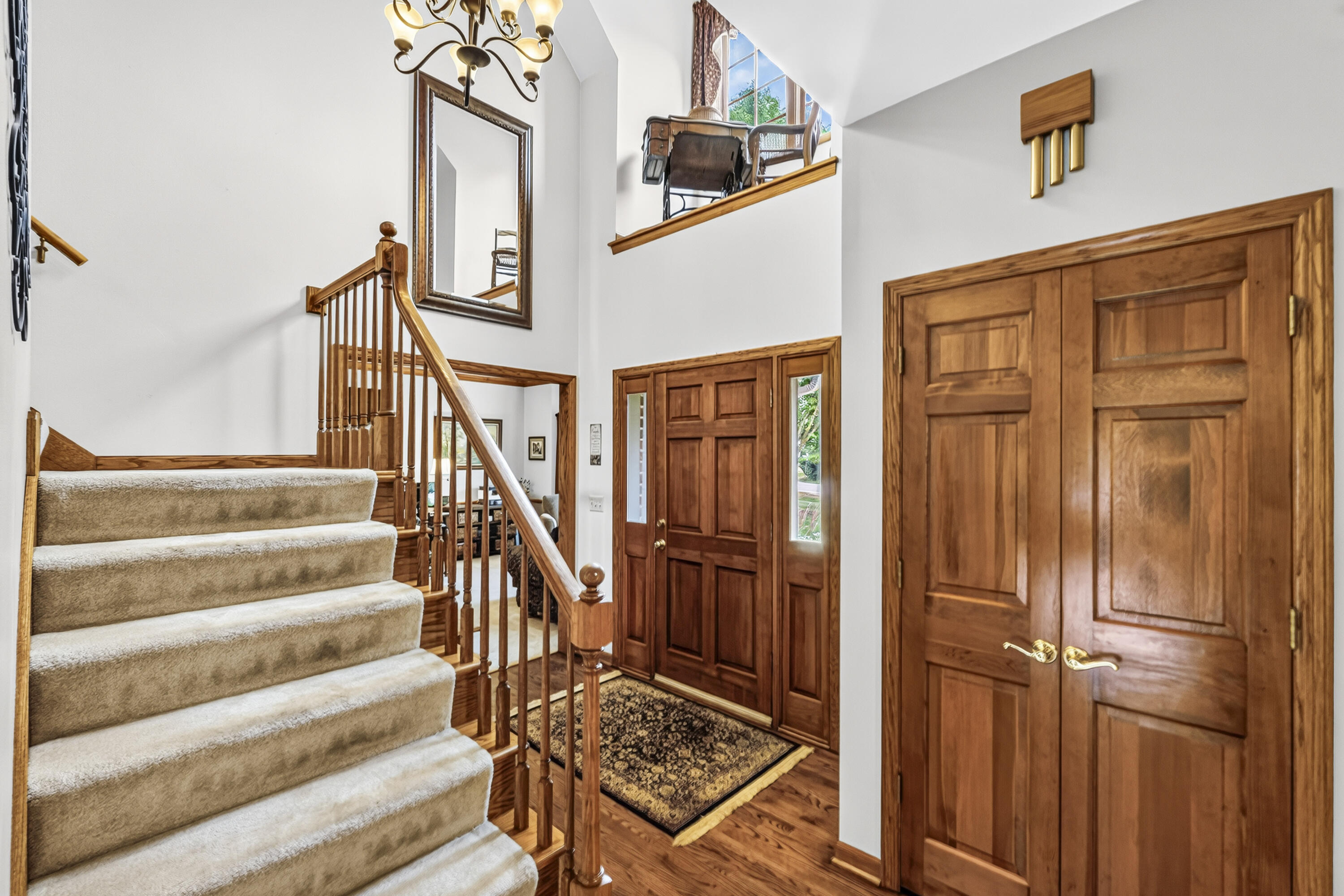 103 Birch Road Delafield, WI 53018 - Photo 4 of 72 Foyer