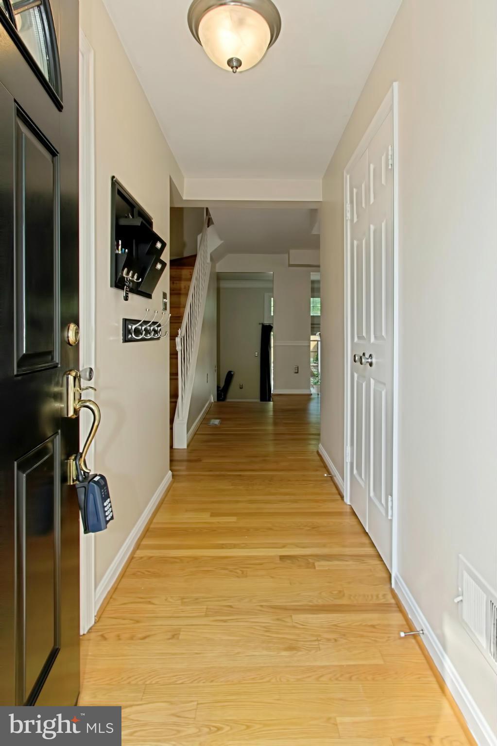 7012 Leestone Street Springfield, VA 22151 - Photo 2 of 30 Interior (General)