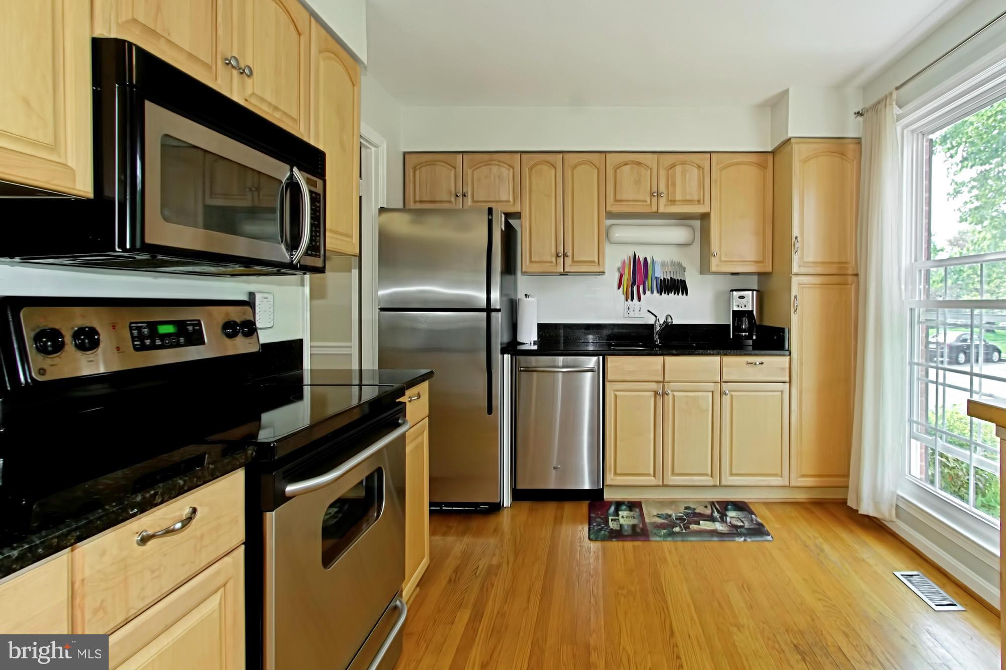 7012 Leestone Street Springfield, VA 22151 - Photo 12 of 30 Kitchen