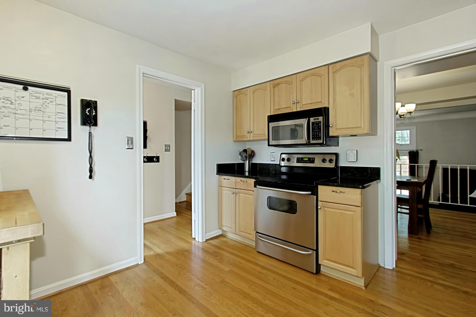 7012 Leestone Street Springfield, VA 22151 - Photo 15 of 30 Kitchen
