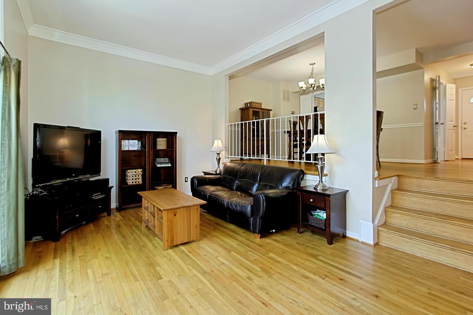 7012 Leestone Street Springfield, VA 22151 - Photo 5 of 30 Living Room