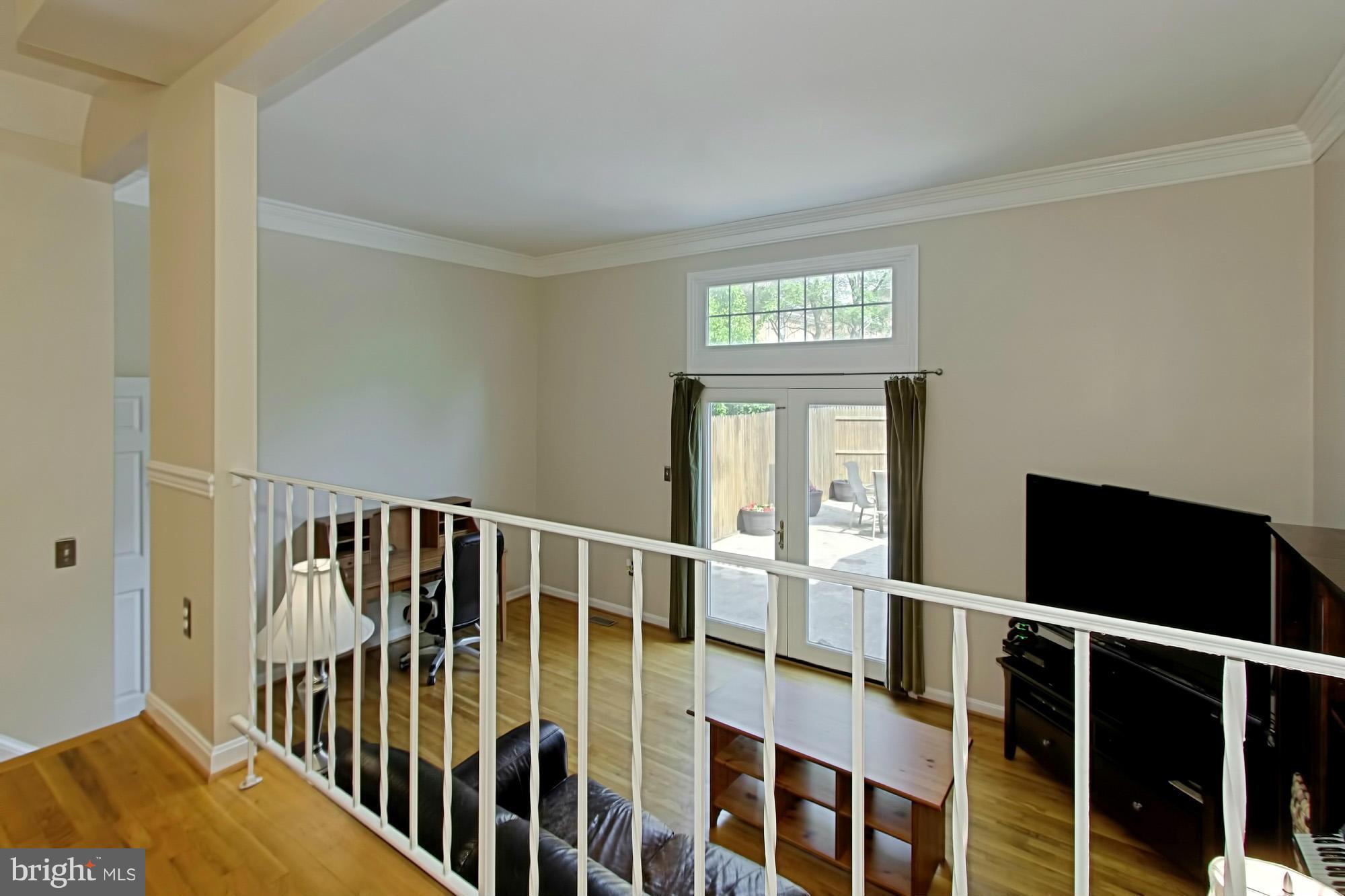 7012 Leestone Street Springfield, VA 22151 - Photo 8 of 30 Living Room