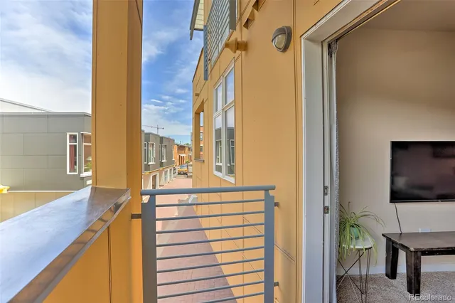 $1,950 | 3101 Blake Street, Unit 214, Denver, CO 80205