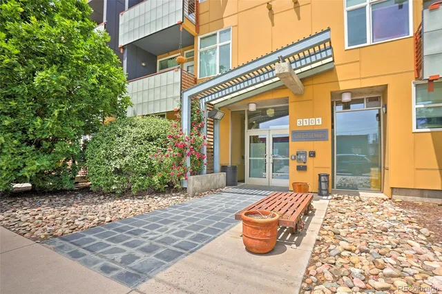 $1,950 | 3101 Blake Street, Unit 214, Denver, CO 80205