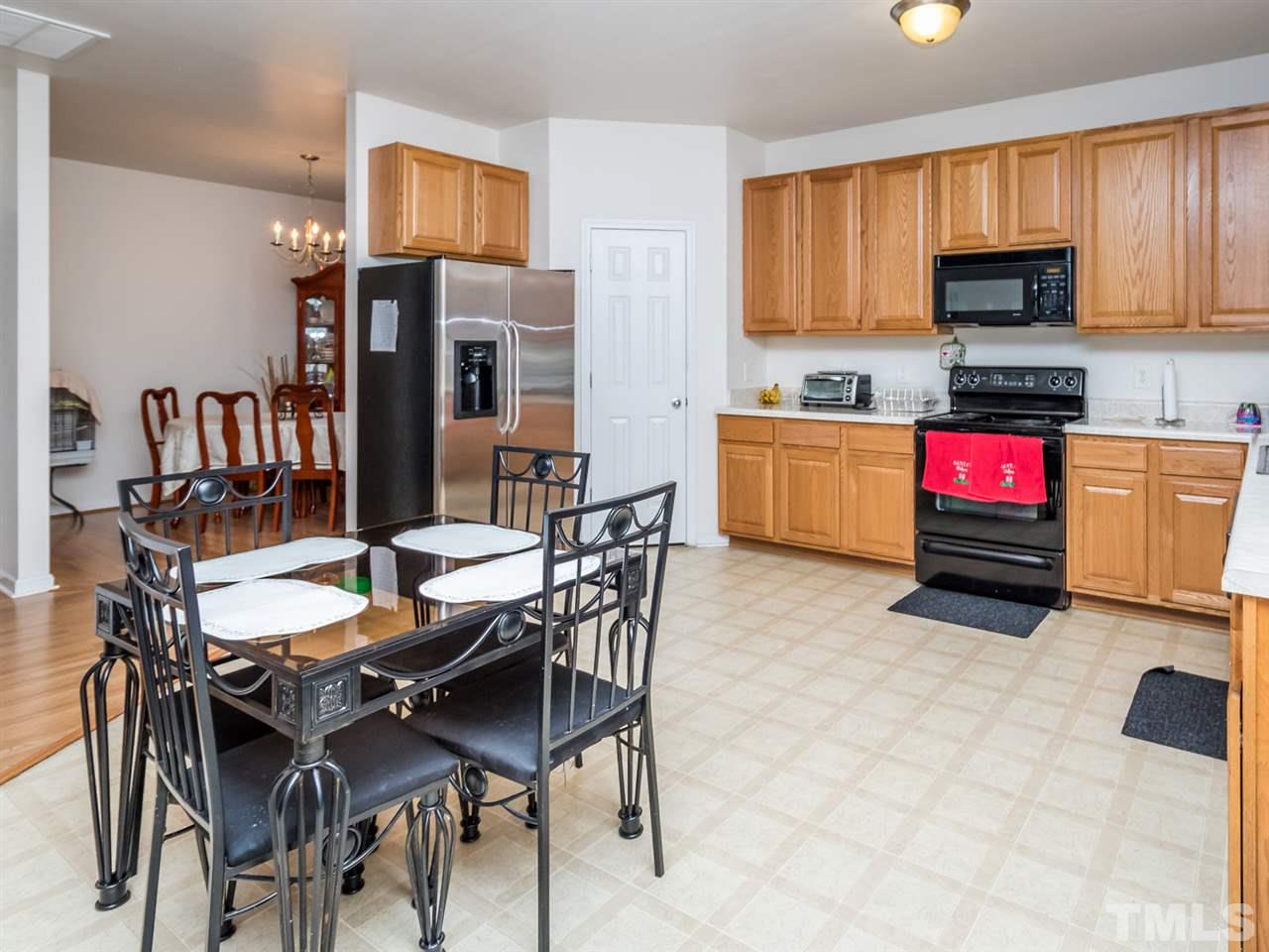 2804 Smooth Stone Trail Raleigh, NC 27610 - Photo 7 of 23