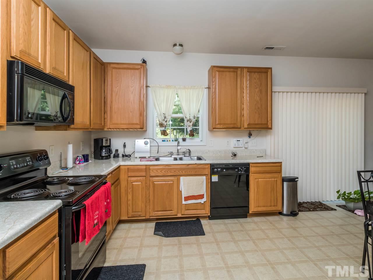 2804 Smooth Stone Trail Raleigh, NC 27610 - Photo 9 of 23