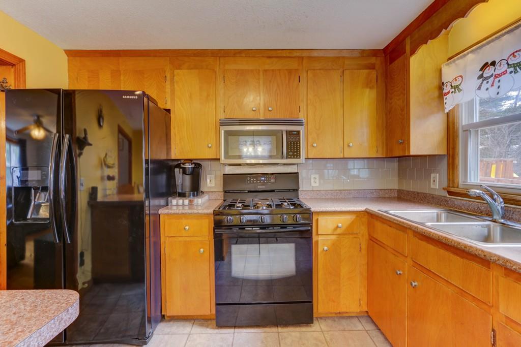 3 Meadow Road Medway, MA 02053 - Photo 11 of 26 Gallery Image 11