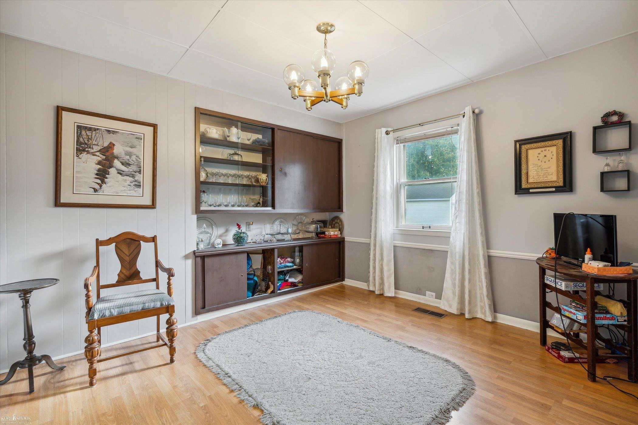 316 West Ridge Street Owosso, MI 48867 - Photo 6 of 29 50122091-5.JPG