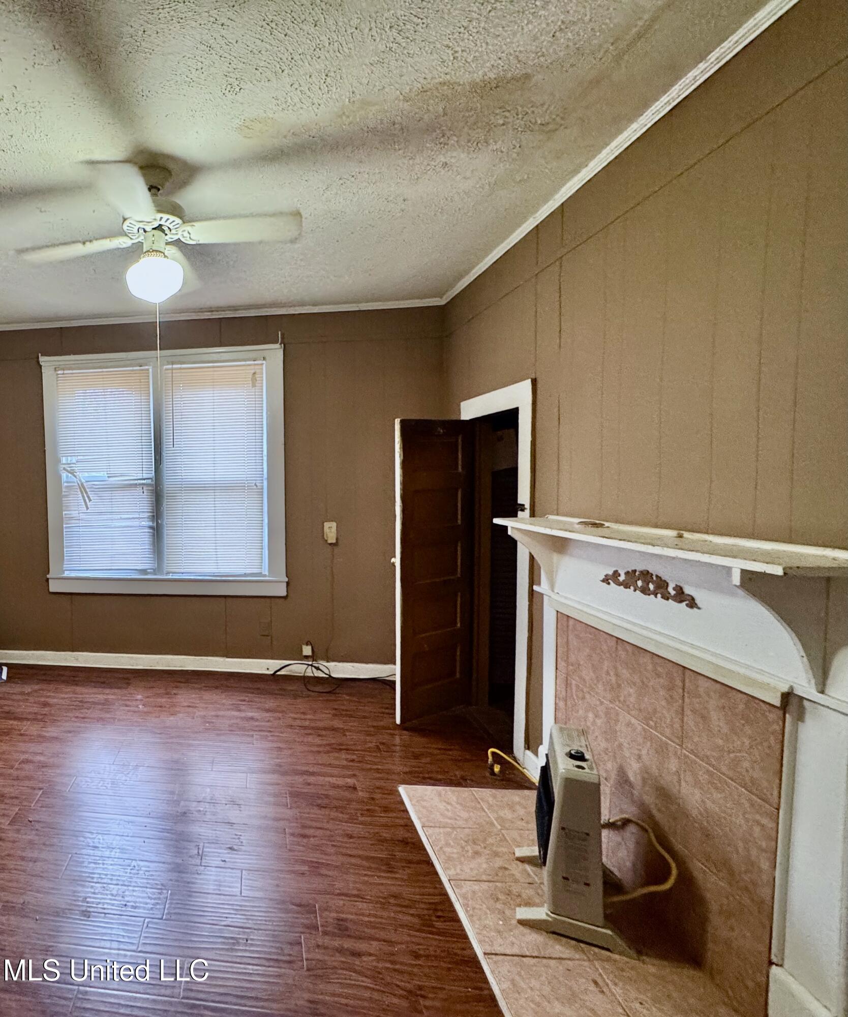 365 Walnut Street Canton, MS 39046 - Photo 5 of 7 365 Walnut Street Bedroom 2 (1)