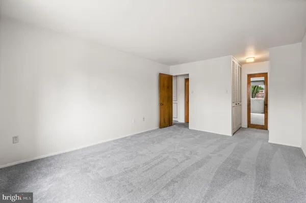 an empty room with an entryway