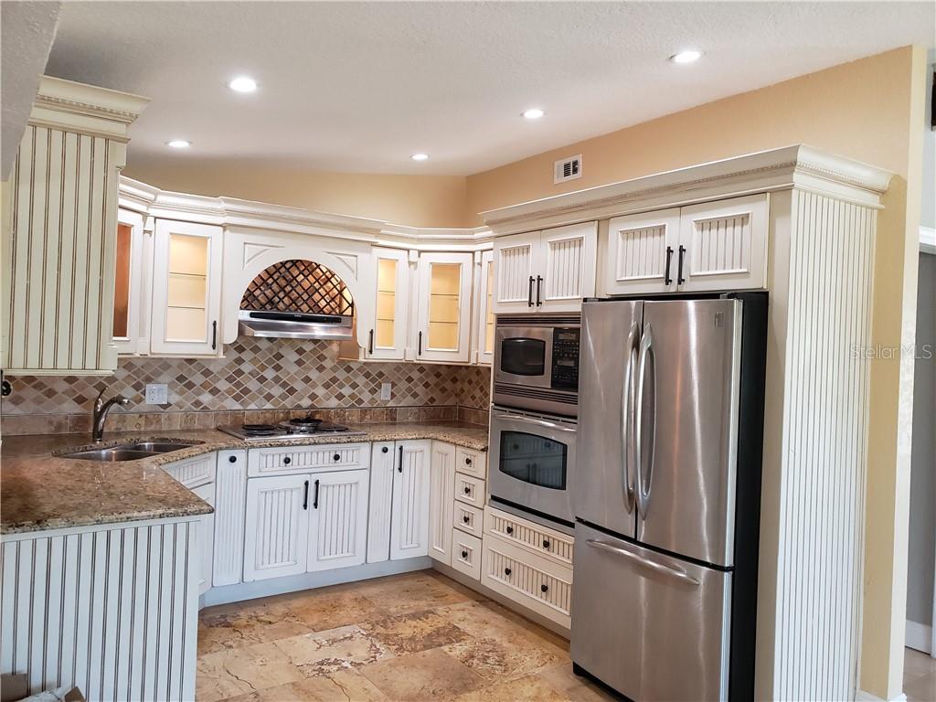 5212 Kings Court Orlando, FL 32810 - Photo 8 of 25 Gallery Image 8
