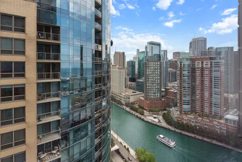 $999,000 | 450 East Waterside Drive, Unit 2708, Chicago, IL 60601