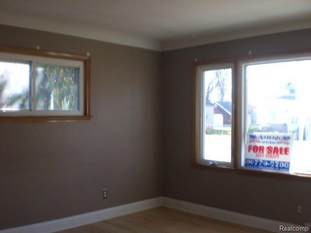 23112 Rausch Avenue Eastpointe, MI 48021 - Photo 2 of 8 rau2