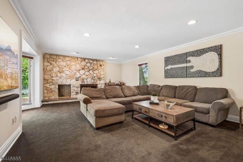 45 Acorn Road Watchung, NJ 07069 - Photo 13 of 40