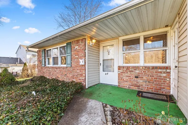 $235,000 | 37 Haven Drive, Matawan, NJ 07747