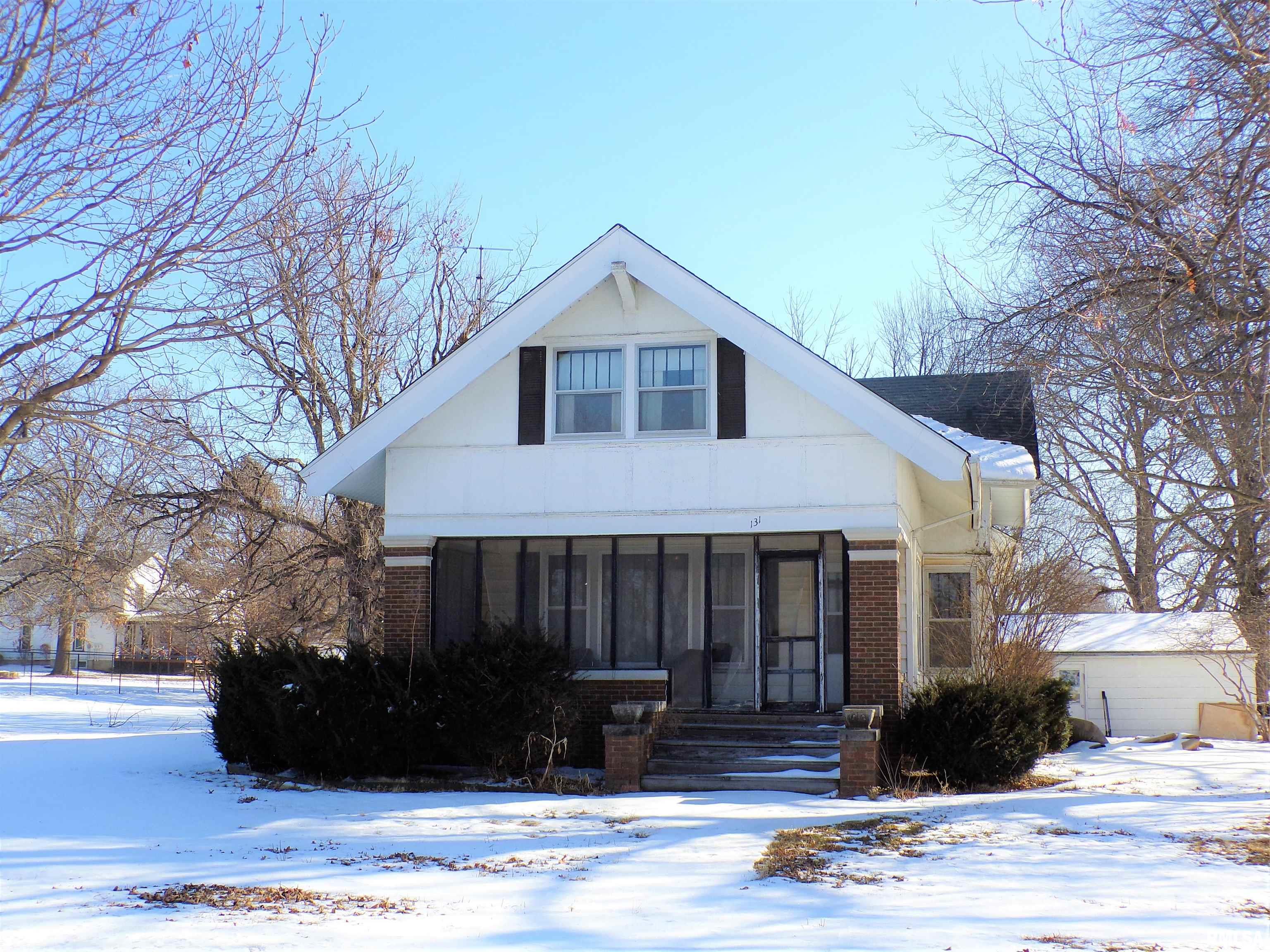 131 South Center Street Oneida, IL 61467 - Photo 1 of 21 Gallery Image 1