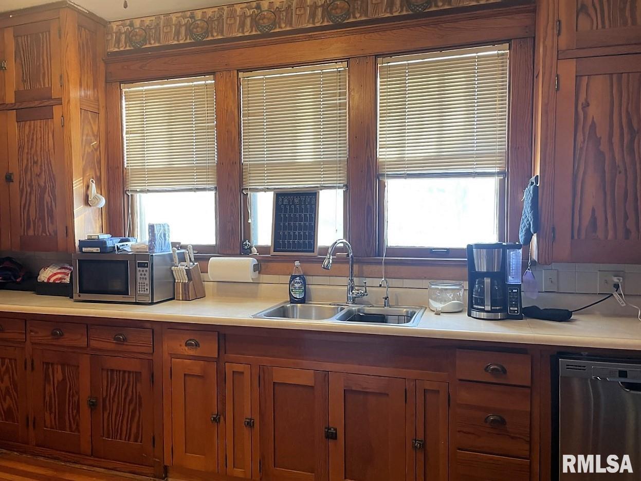 131 South Center Street Oneida, IL 61467 - Photo 12 of 21 Gallery Image 12