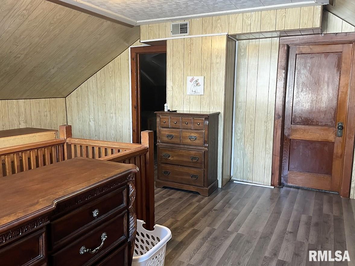131 South Center Street Oneida, IL 61467 - Photo 17 of 21 Gallery Image 17
