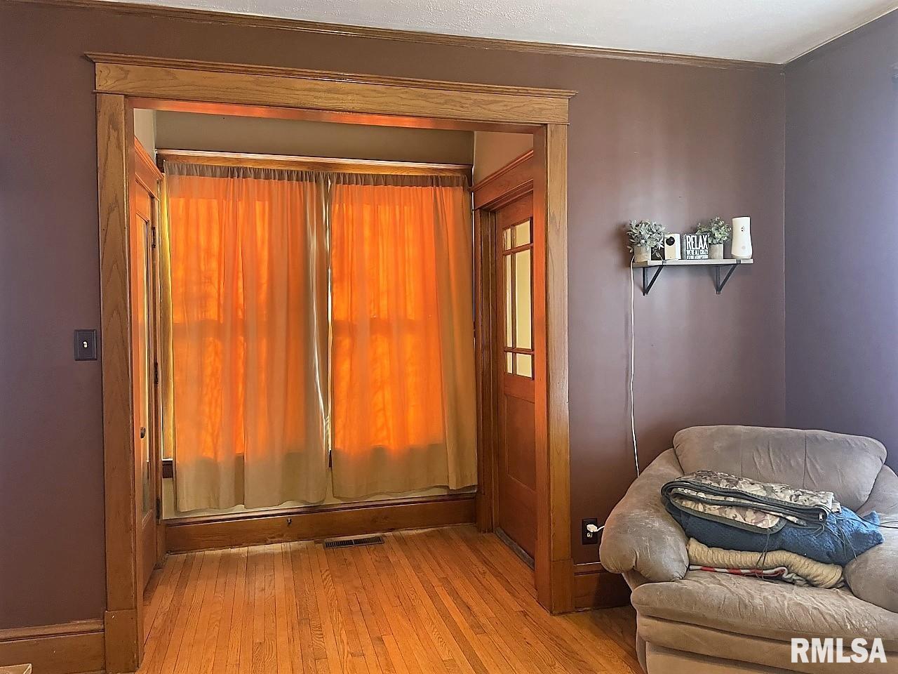 131 South Center Street Oneida, IL 61467 - Photo 8 of 21 Gallery Image 8