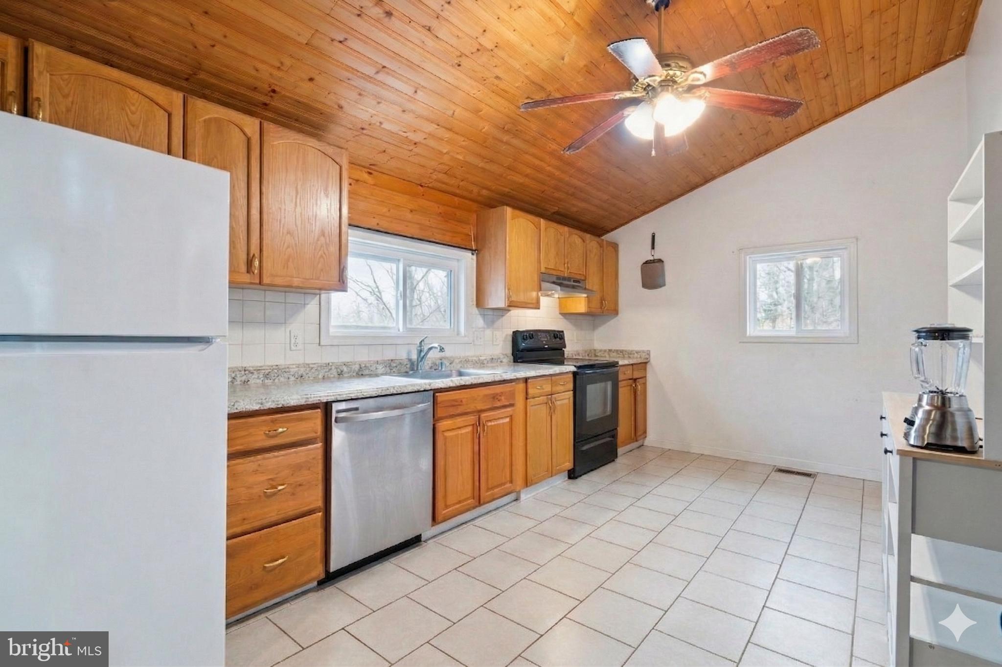 16700 Frederick Road Mount Airy, MD 21771 - Photo 11 of 48 16700 Frederick - 3BR/1.5BA