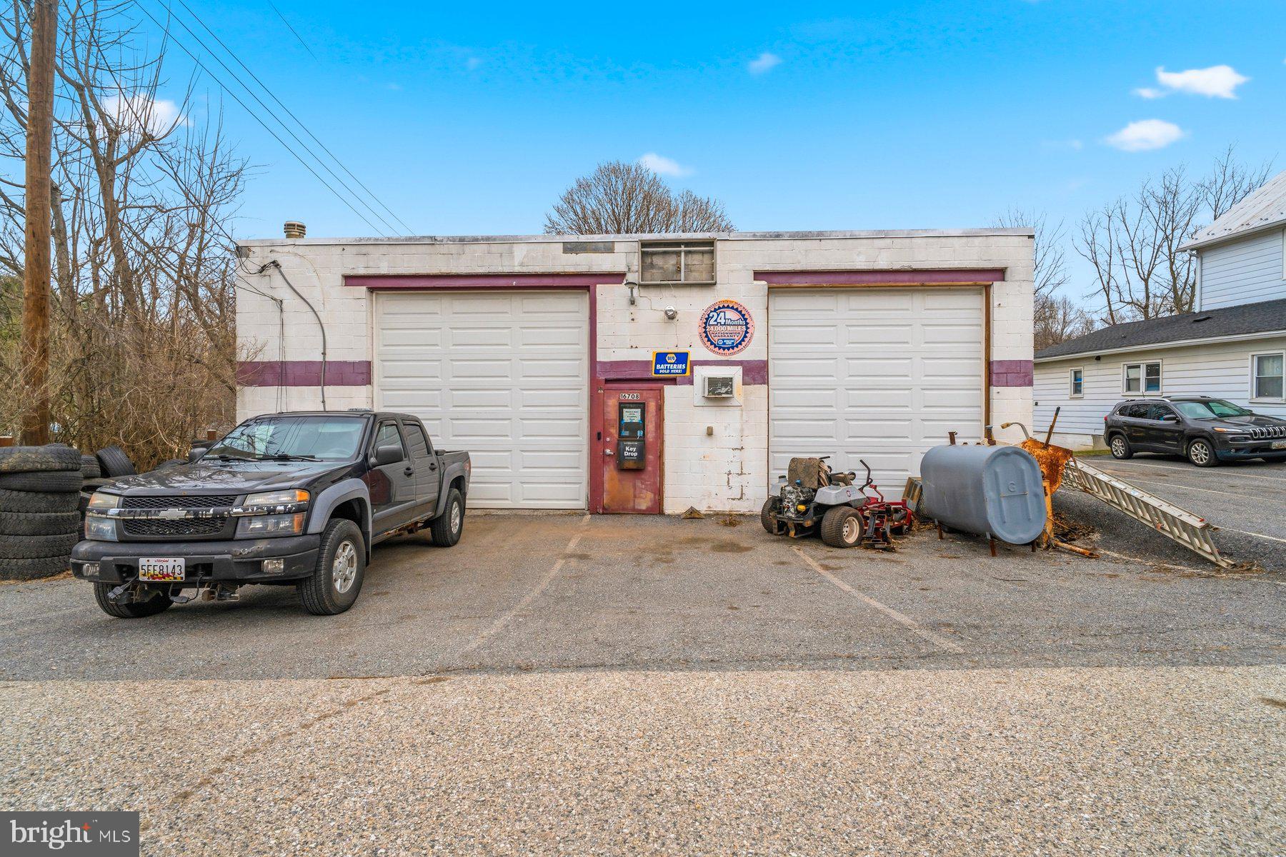 16700 Frederick Road Mount Airy, MD 21771 - Photo 3 of 48