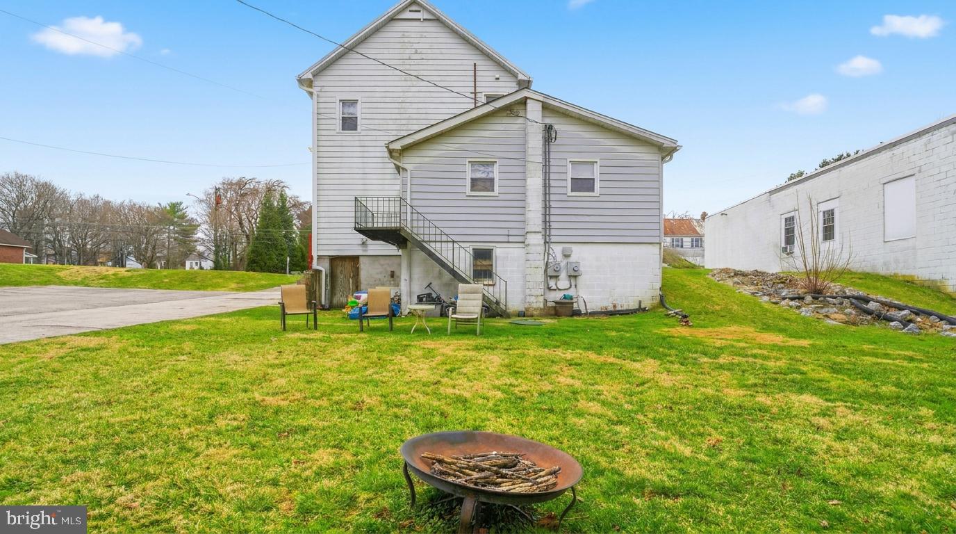 16700 Frederick Road Mount Airy, MD 21771 - Photo 40 of 48 16706 Frederick Duplex - Rear View