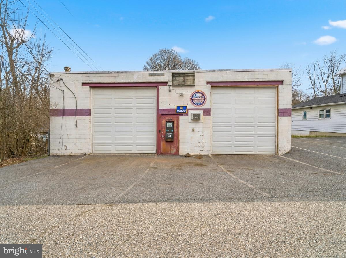 16700 Frederick Road Mount Airy, MD 21771 - Photo 42 of 48 16708 Frederick - Auto Repair Shop