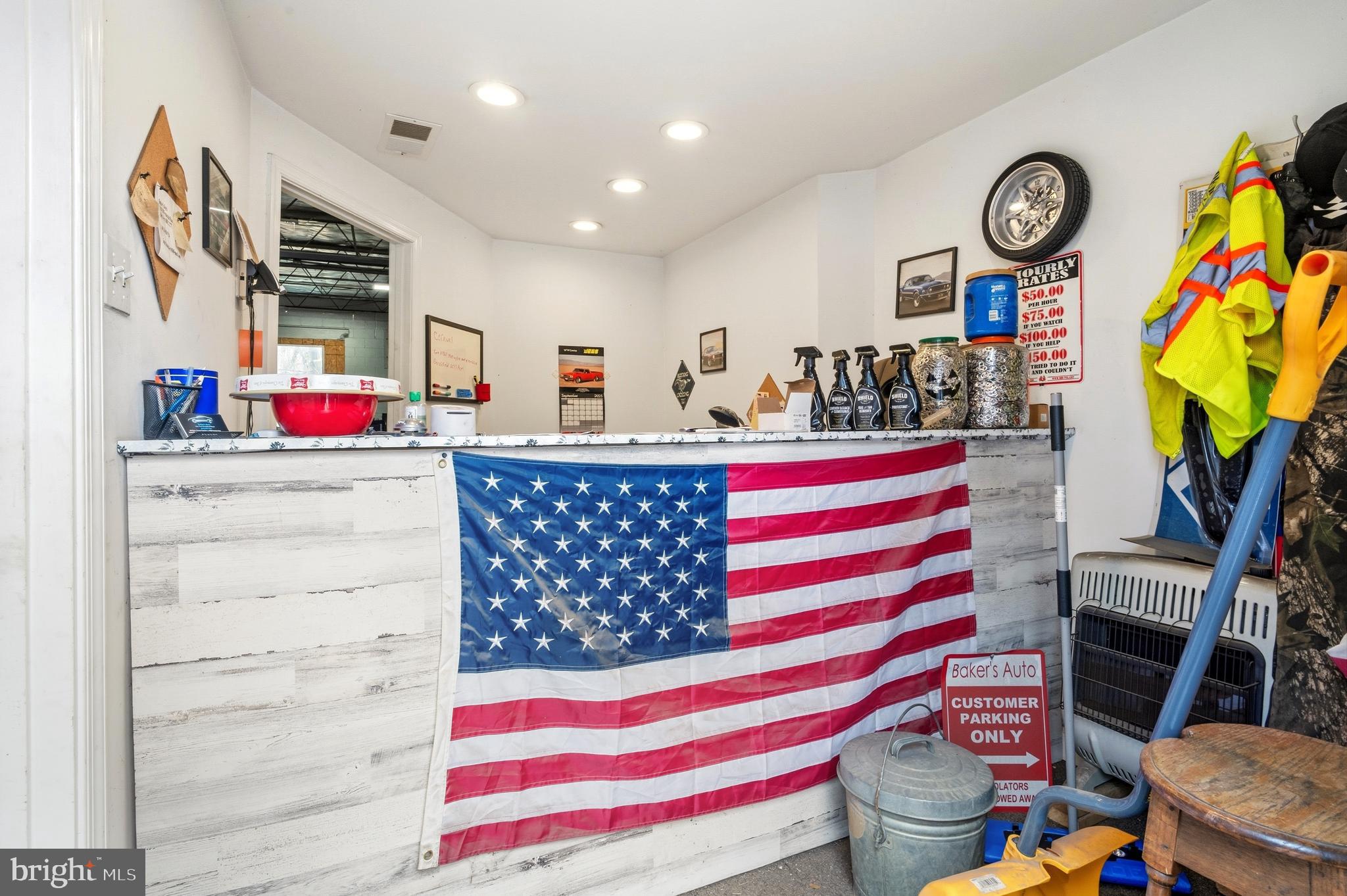 16700 Frederick Road Mount Airy, MD 21771 - Photo 43 of 48 16708 Frederick - Auto Repair Shop