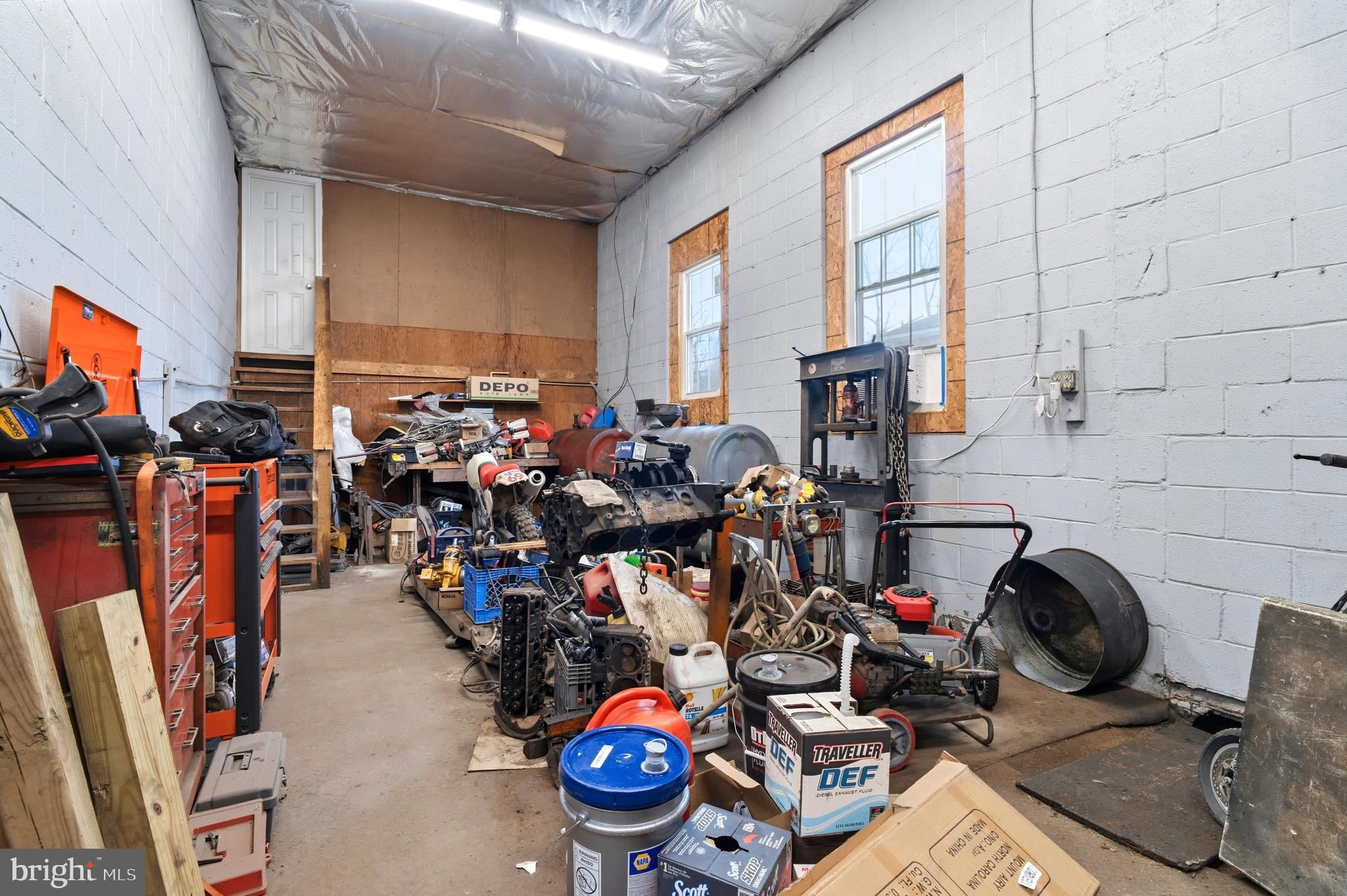 16700 Frederick Road Mount Airy, MD 21771 - Photo 43 of 45 a view of a room with gym equipment