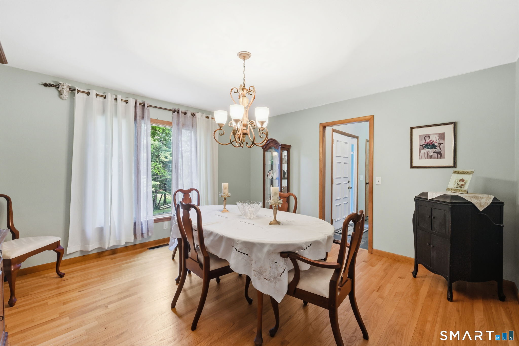 29 Foxwood Road Trumbull, CT 06611 - Photo 8 of 36