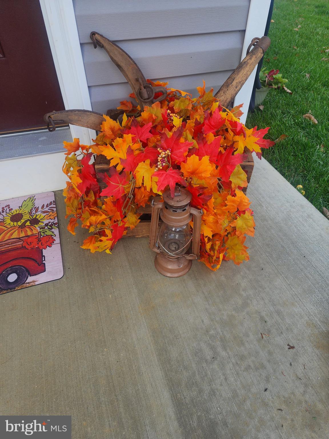 6088 Deborah Drive Spring Grove, PA 17362 - Photo 8 of 59 Ready for Fall Ya'all, entry way is very welcoming