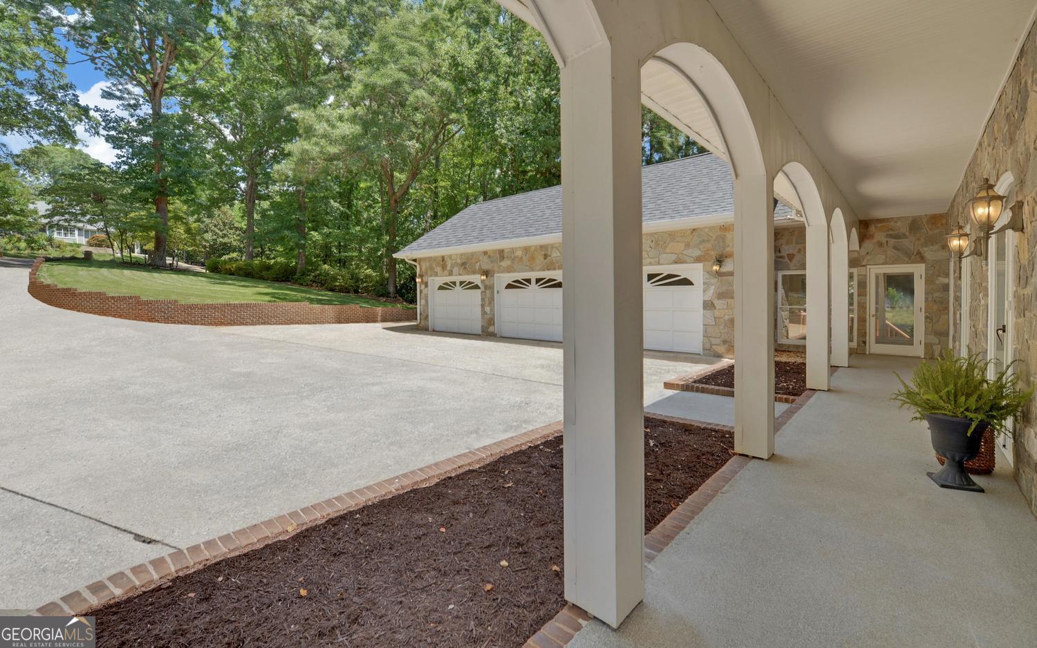 1410 Hunters Trail Anderson, SC 29625 - Photo 3 of 71