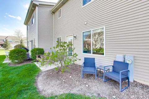 $319,900 | 1205 Prairie View Parkway, Cary, IL 60013