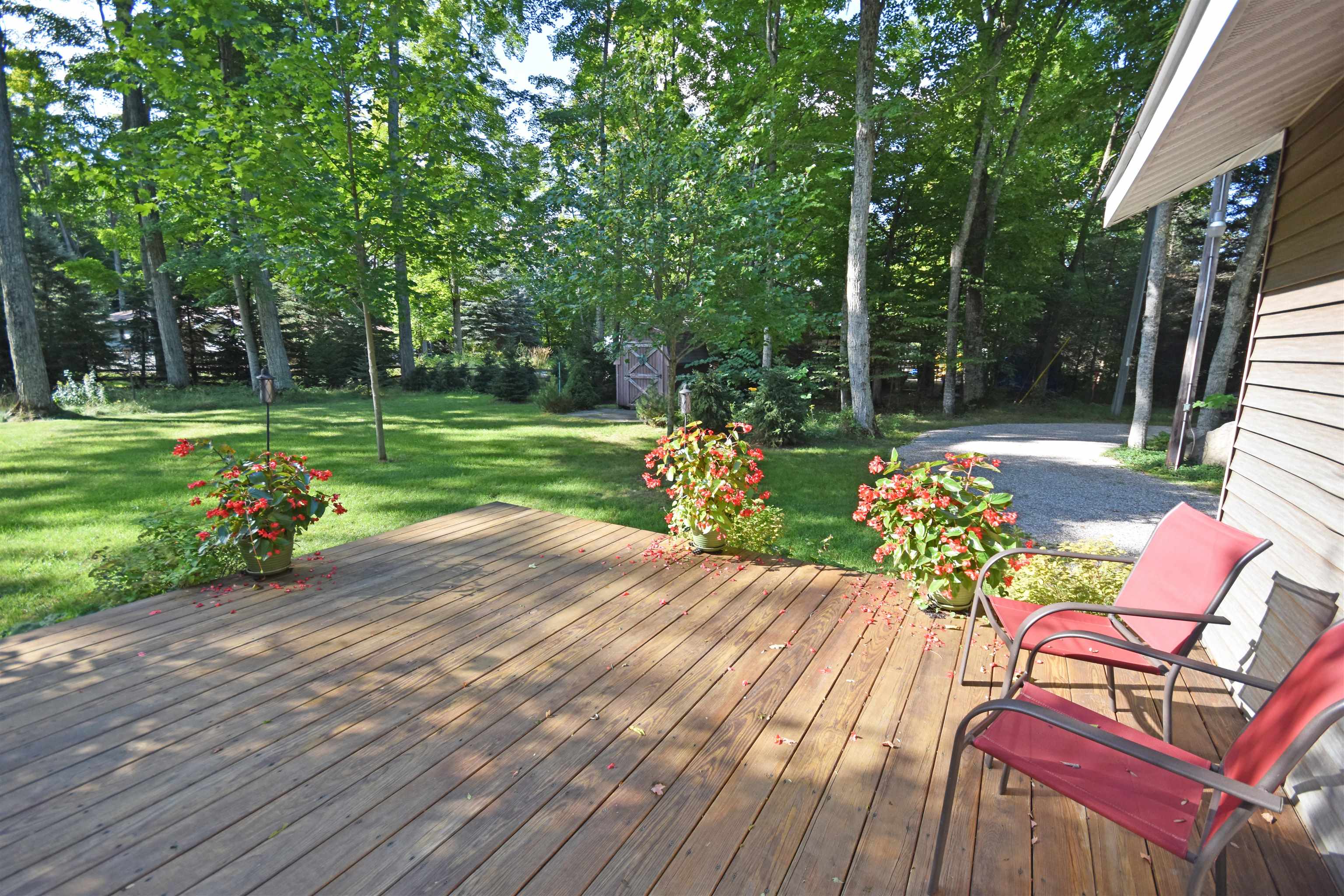 3631 West Trumbull Road Maple City, MI 49664 - Photo 4 of 25 1898487-3.JPG