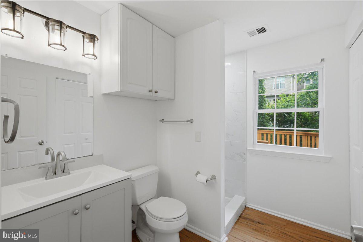 10598 Reed's Landing Circle Burke, VA 22015 - Photo 28 of 37