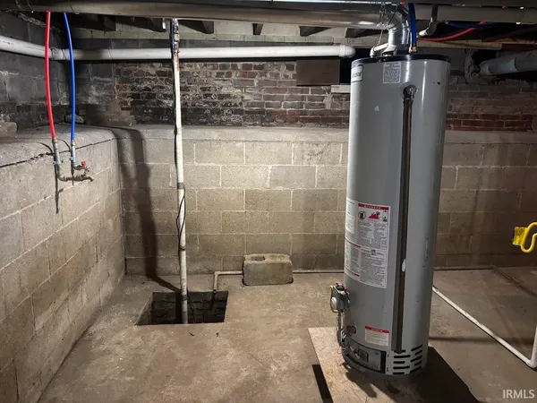 $149,900 | 6 East Pearl Street, Washington, IN 47501