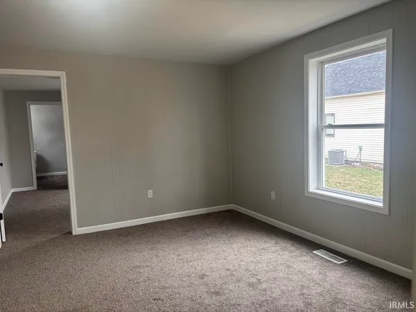 $149,900 | 6 East Pearl Street, Washington, IN 47501