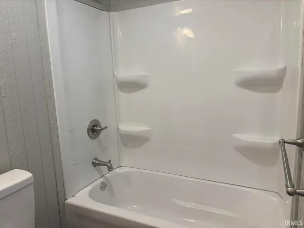 $149,900 | 6 East Pearl Street, Washington, IN 47501