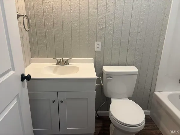 $149,900 | 6 East Pearl Street, Washington, IN 47501