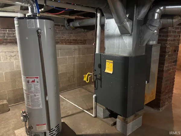 $149,900 | 6 East Pearl Street, Washington, IN 47501