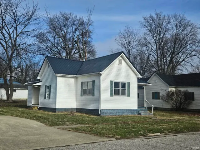 $159,900 | 6 East Pearl Street, Washington, IN 47501