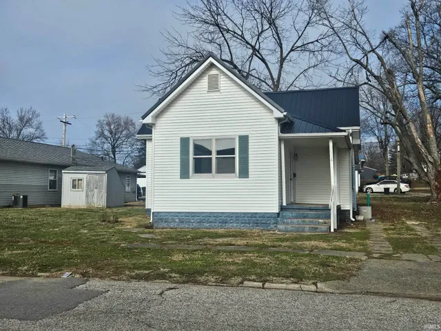 $159,900 | 6 East Pearl Street, Washington, IN 47501