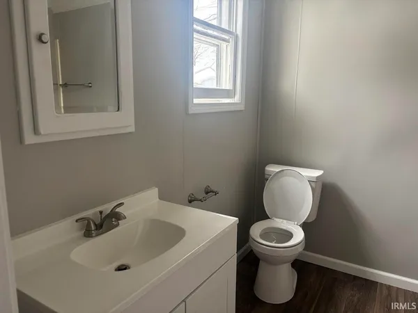 $149,900 | 6 East Pearl Street, Washington, IN 47501